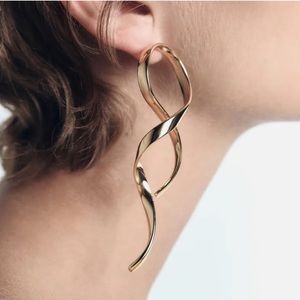New Zara Asymmetric Metal Earrings